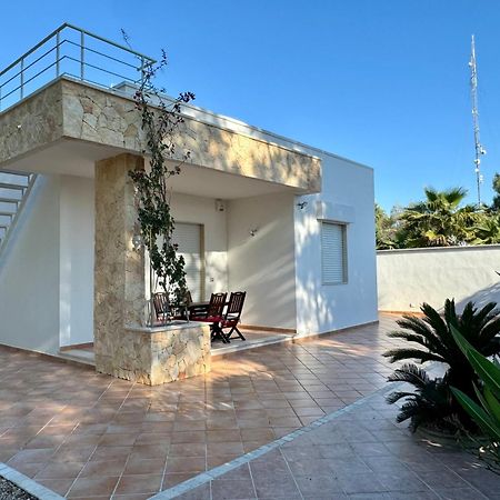 Villa Edoardo Con Pineta A 250 Metri Dal Mare Torre Squillace Exterior photo