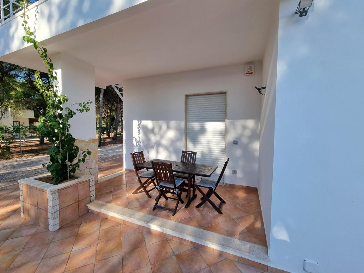 Villa Edoardo Con Pineta A 250 Metri Dal Mare Torre Squillace Exterior photo