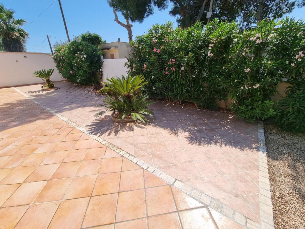 Villa Edoardo Con Pineta A 250 Metri Dal Mare Torre Squillace Exterior photo